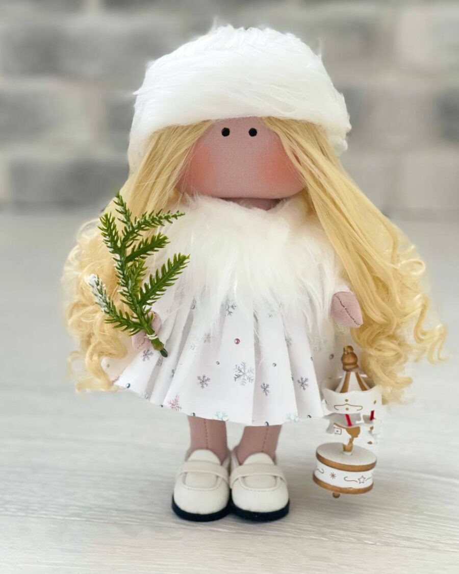 Интерьерная новогодняя куколка Аяна